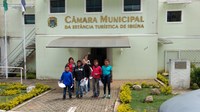 Alunos de escola do bairro da Figueira acompanham sessão na Câmara de Ibiúna