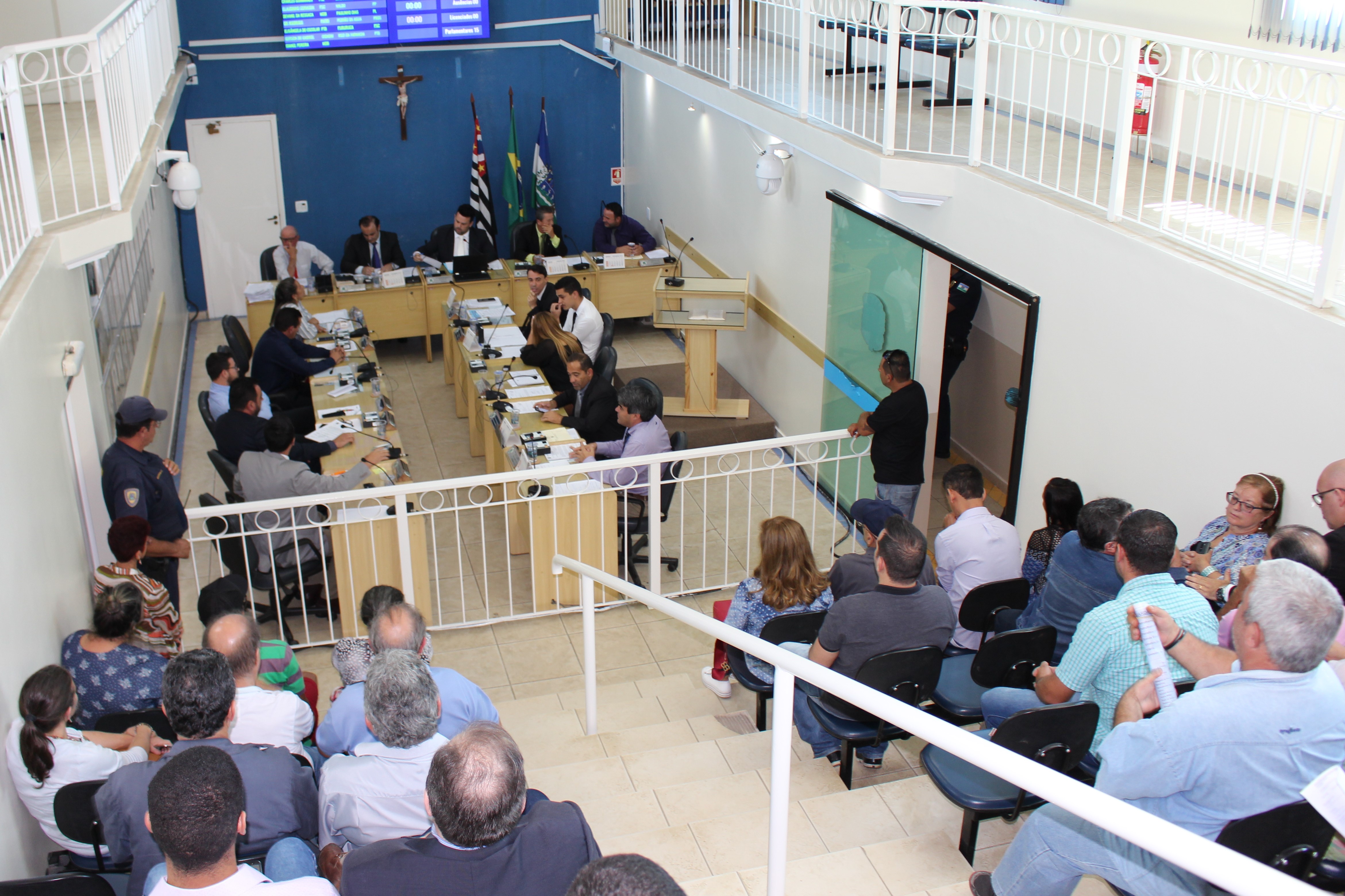 Adiada votações sobre empréstimos à Prefeitura