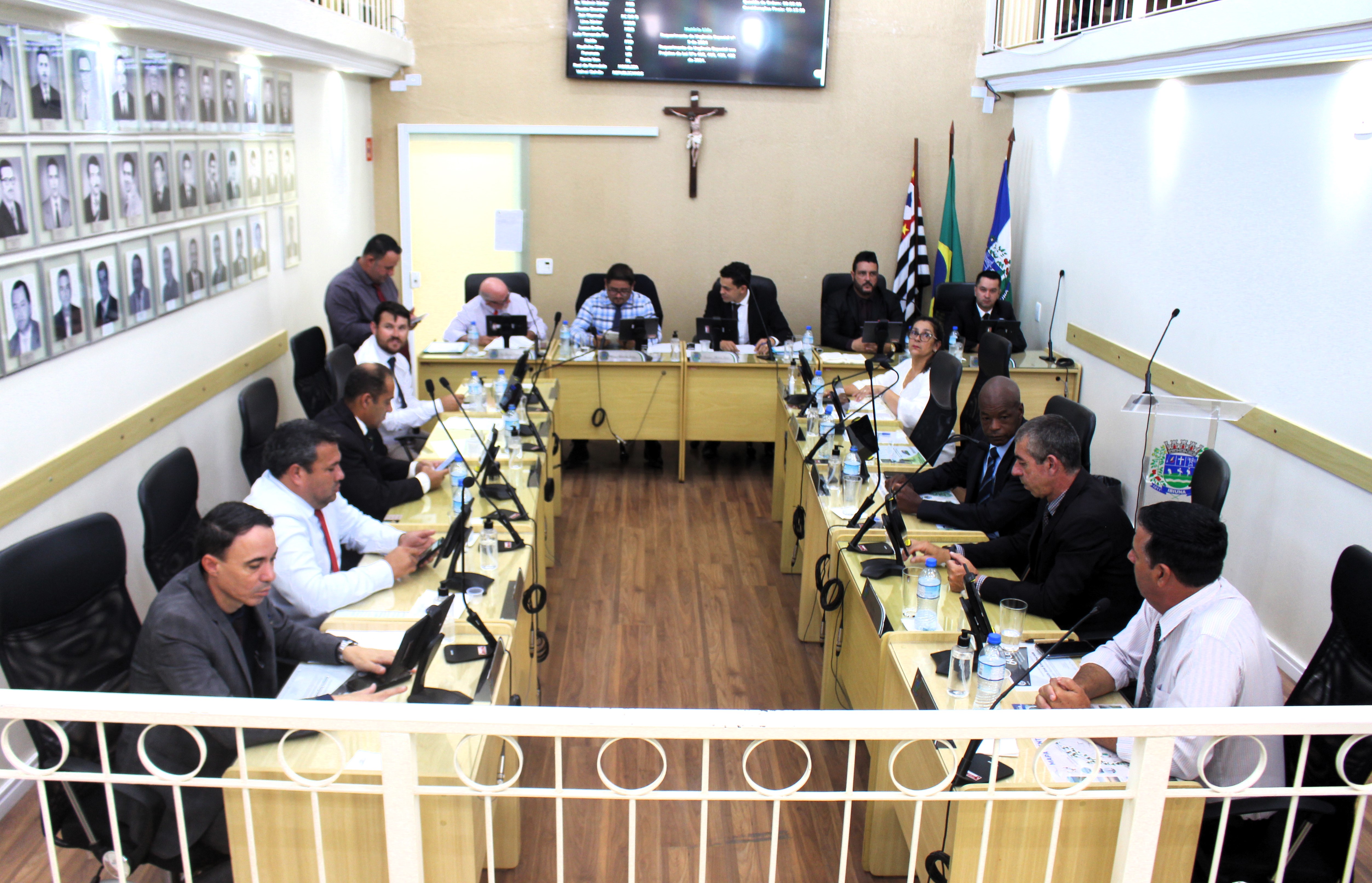 Aprovado projeto que dá a portadores de Lúpus, como os de fibromialgia, preferência em atendimentos.