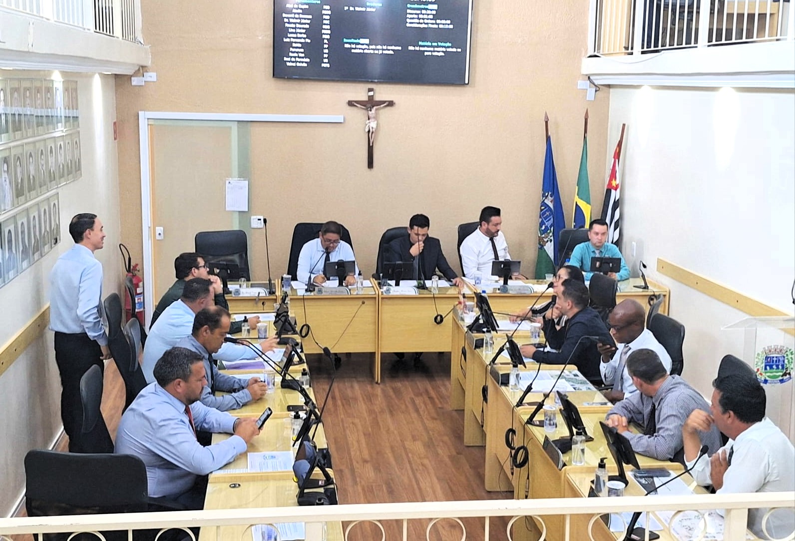 Aprovados projetos nas áreas de saúde, segurança e educação.