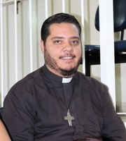 Câmara aprova Moção de Aplauso e Reconhecimento ao Padre Daniel da “Paróquia Sta. Teresinha do Menino Jesus e S. Roque”