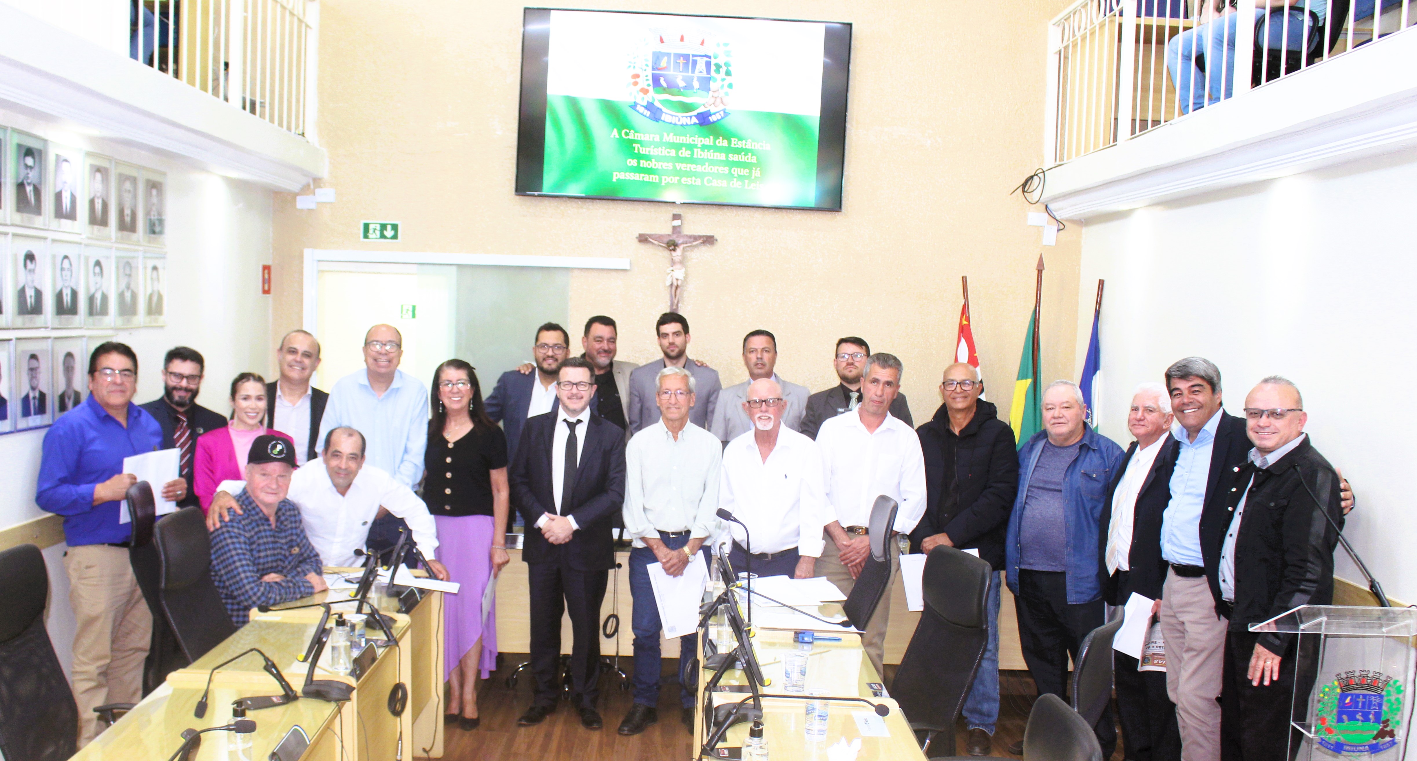 Câmara presta segunda homenagem e ex-legisladores