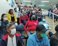 Com apoio dos vereadores, feirantes se reúnem na Câmara Municipal com representantes da Prefeitura e decidem pela volta da feira livre na Área de Lazer