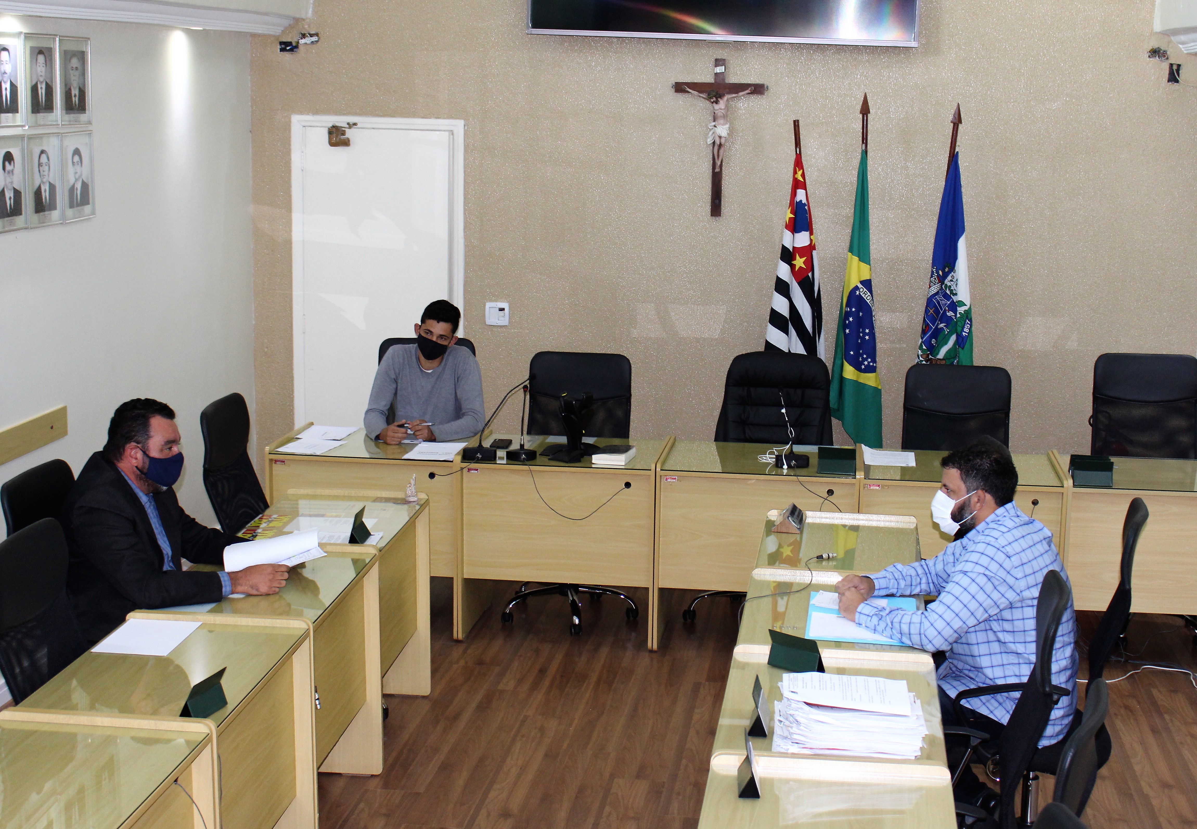 Comissão Especial de Vereadores se reúne e define por novas diligências e pedido de mais transparência no Portal do Município