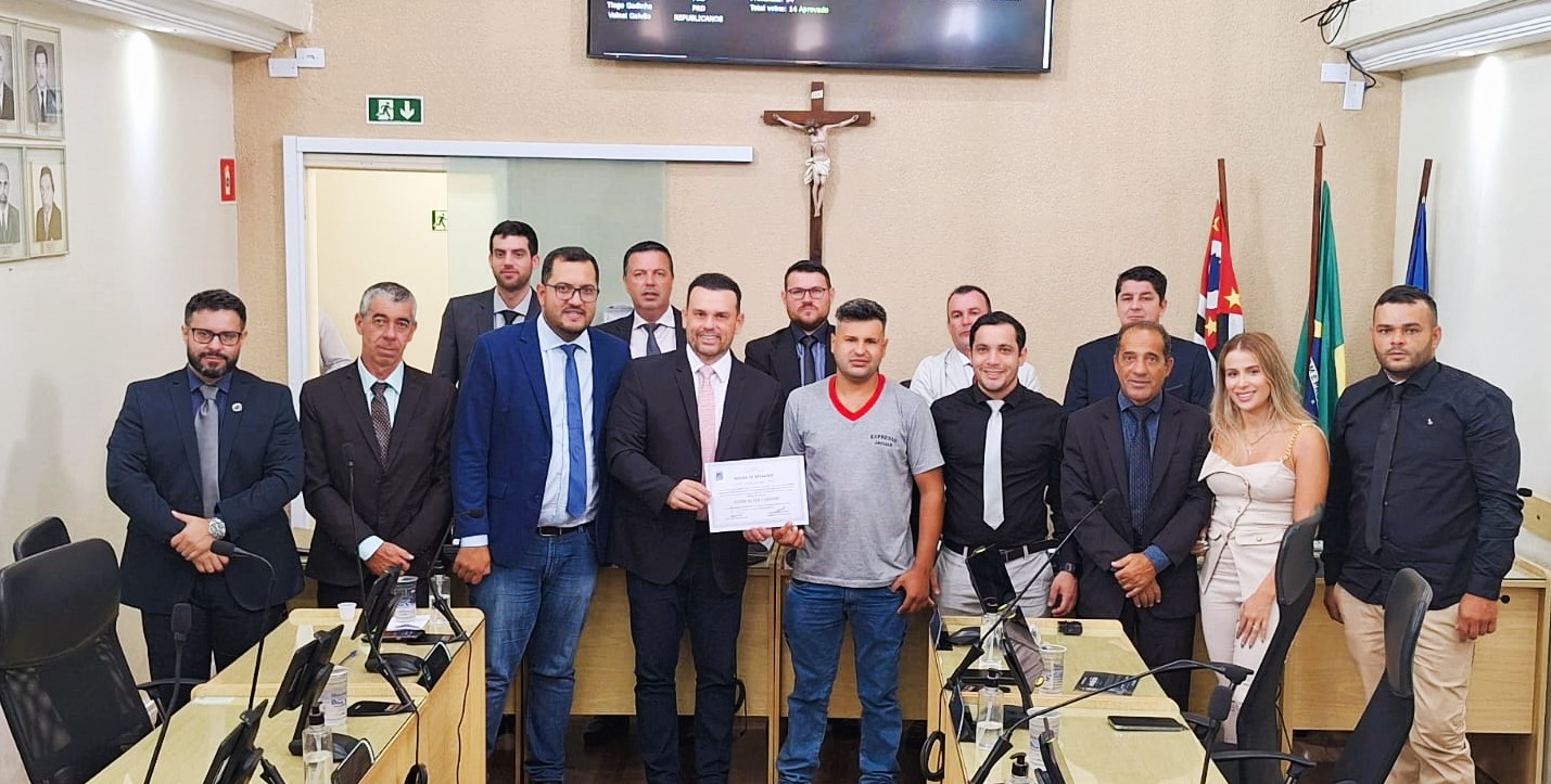 Condutor recebe Moções de Aplausos