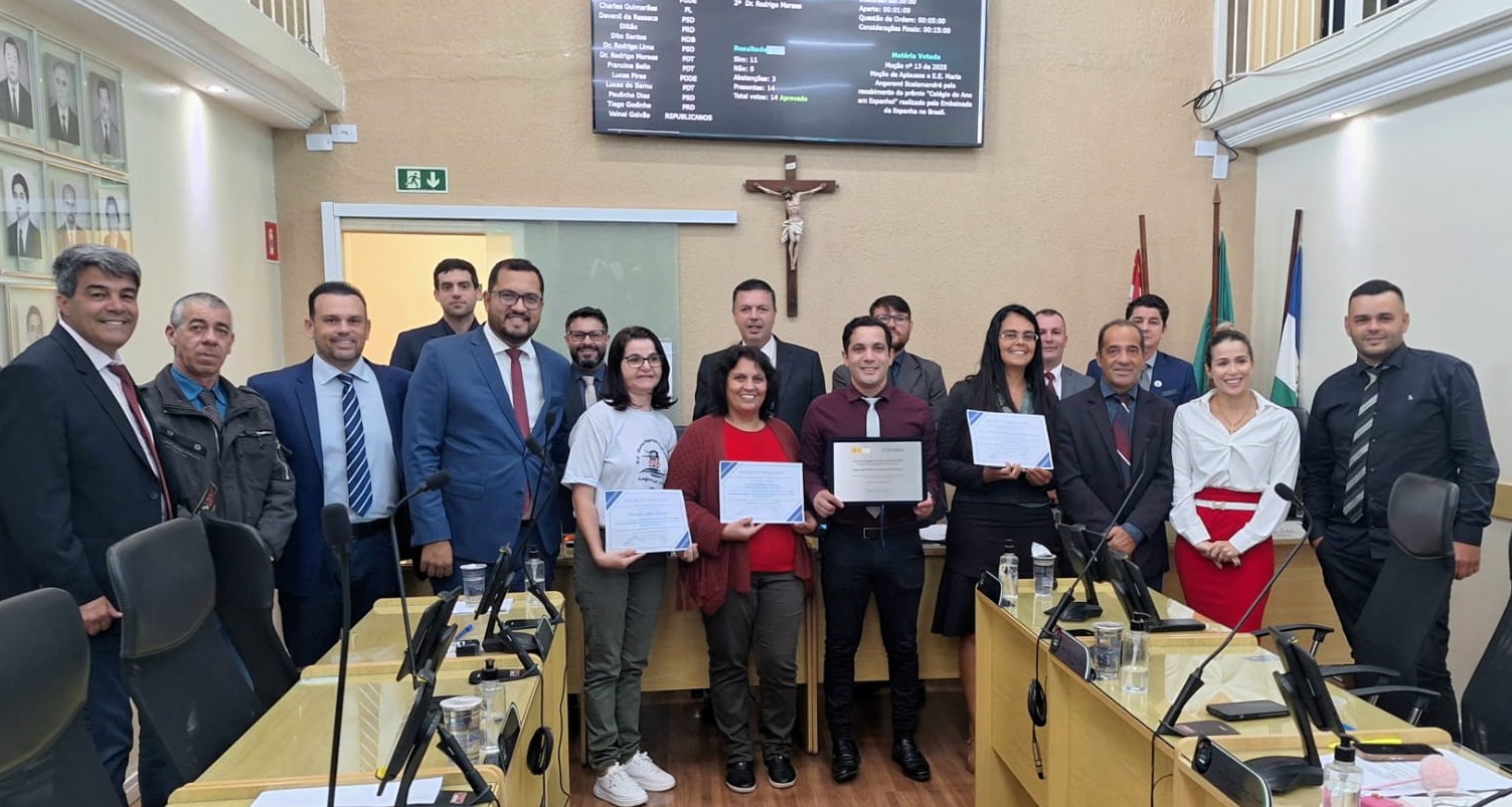 Entregue Moção de Aplausos a educadoras do Scalamandré que ganharam prêmio