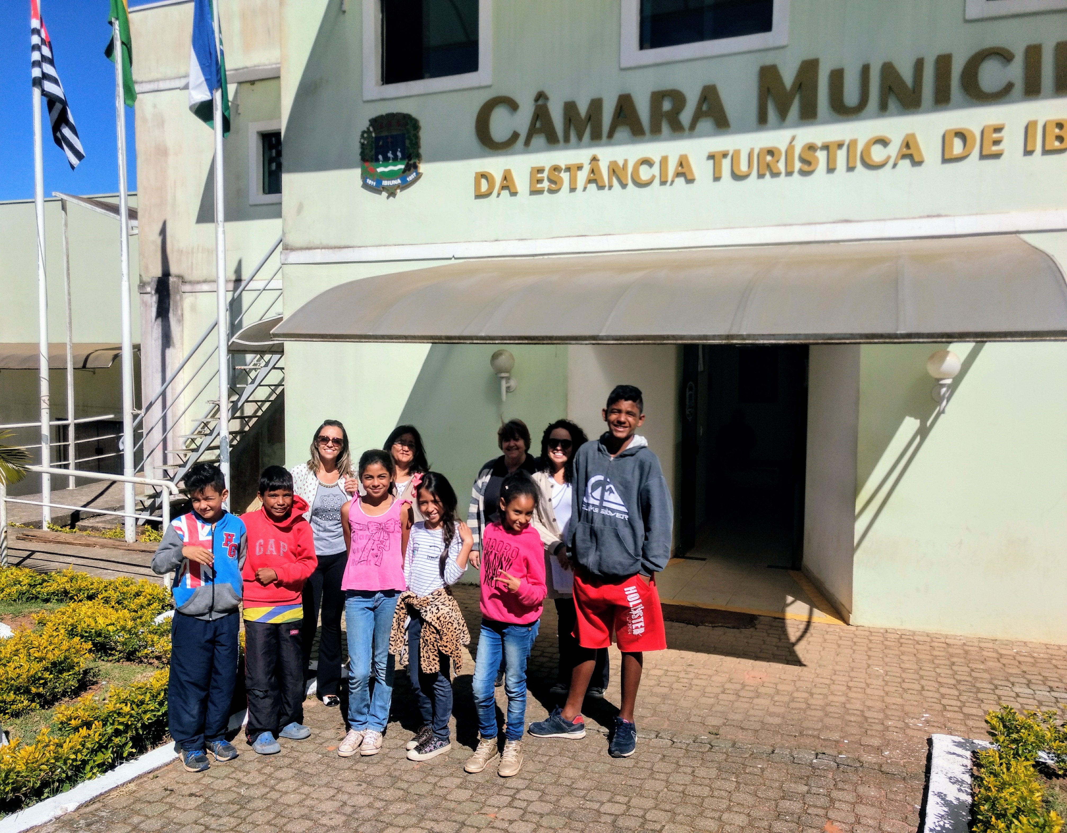 Estudante vão à Câmara pedir apoio para mutirão de limpeza no Mirante do Bairro Figueira:  vereadores se comprometem a ajudar