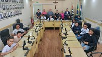 Estudantes visitam Câmara de Ibiúna e até “assumem a tribuna”
