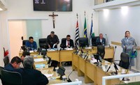 Limpeza de ruas, melhoria de iluminação pública, conserto de pontos de ônibus, manutenção das bases da GCM: alguns dos pedidos feitos na Sessão Legislativa