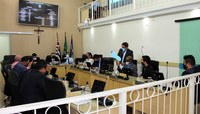 Maioria decide por arquivamento de denúncia contra prefeito e vice