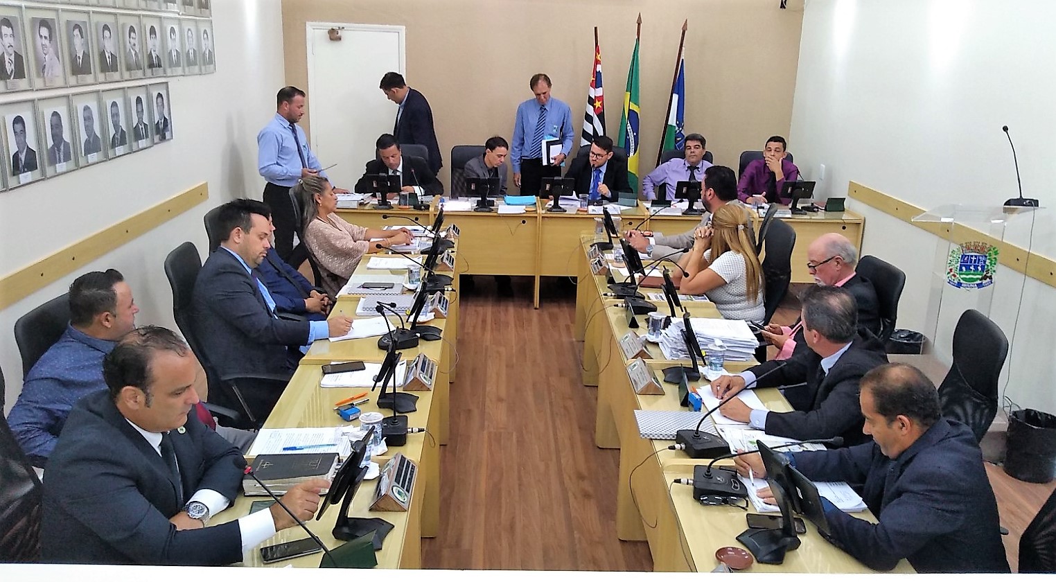 Maioria rejeita pedidos de cassação do chefe do Executivo 