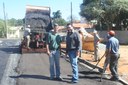 Atendendo a pedido de Pedrão da Água, prefeitura asfalta ruas do Paiol Pequeno