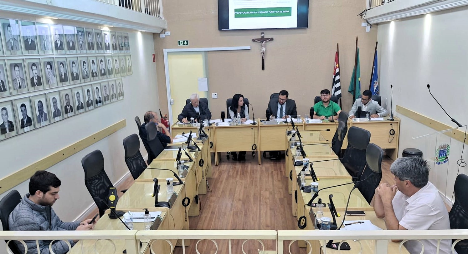 População e vereadores ouvem explicações sobre as Metas Fiscais da Prefeitura de Ibiúna