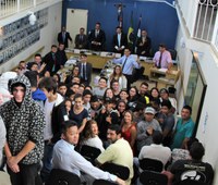 Projeto Legislativo na Escola recebe alunos da Escola Nazário Cipriano de Freitas