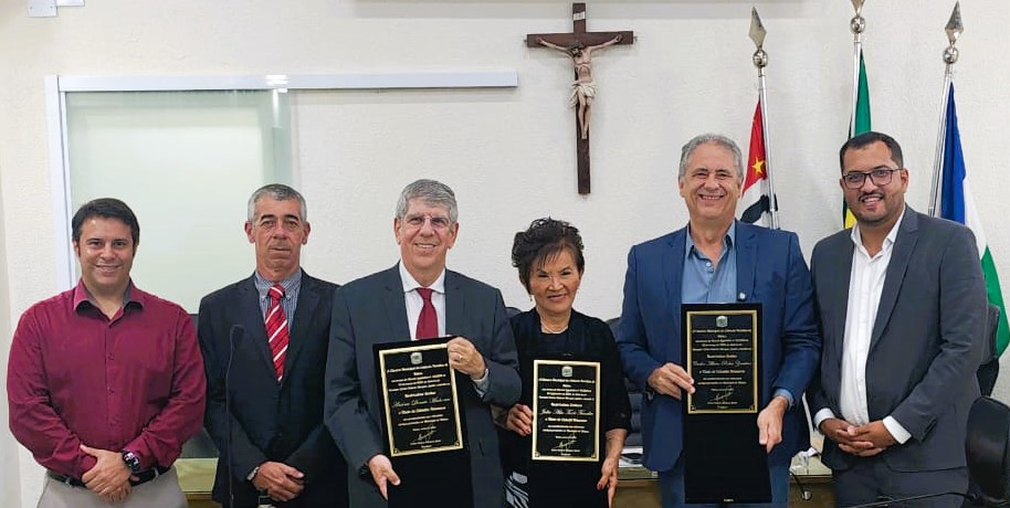 Solenidade concedeu Títulos de Cidadãos lbiunenses 