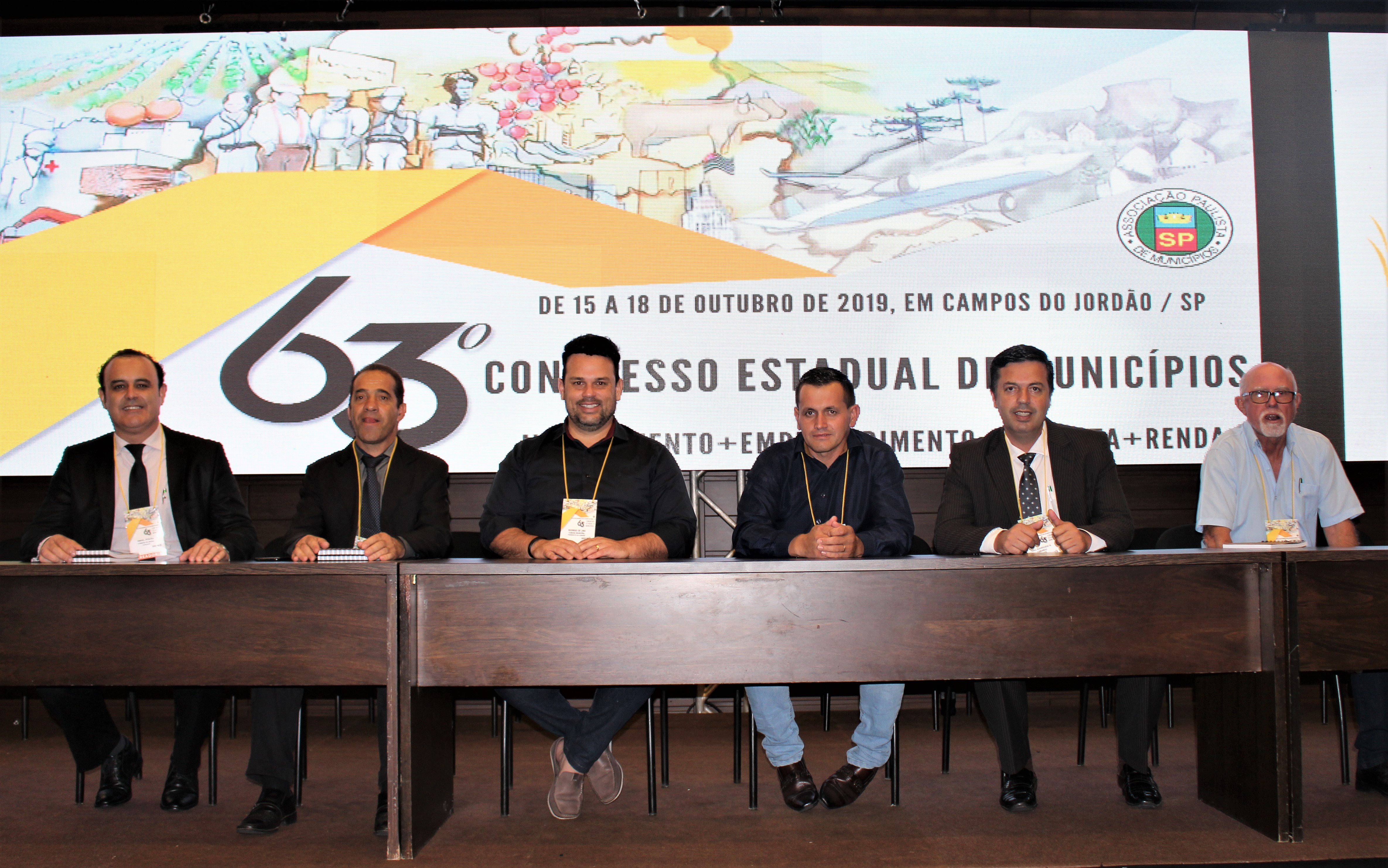 Vereadora de Ibirá concede Moção de Aplausos aos vereadores de Ibiúna