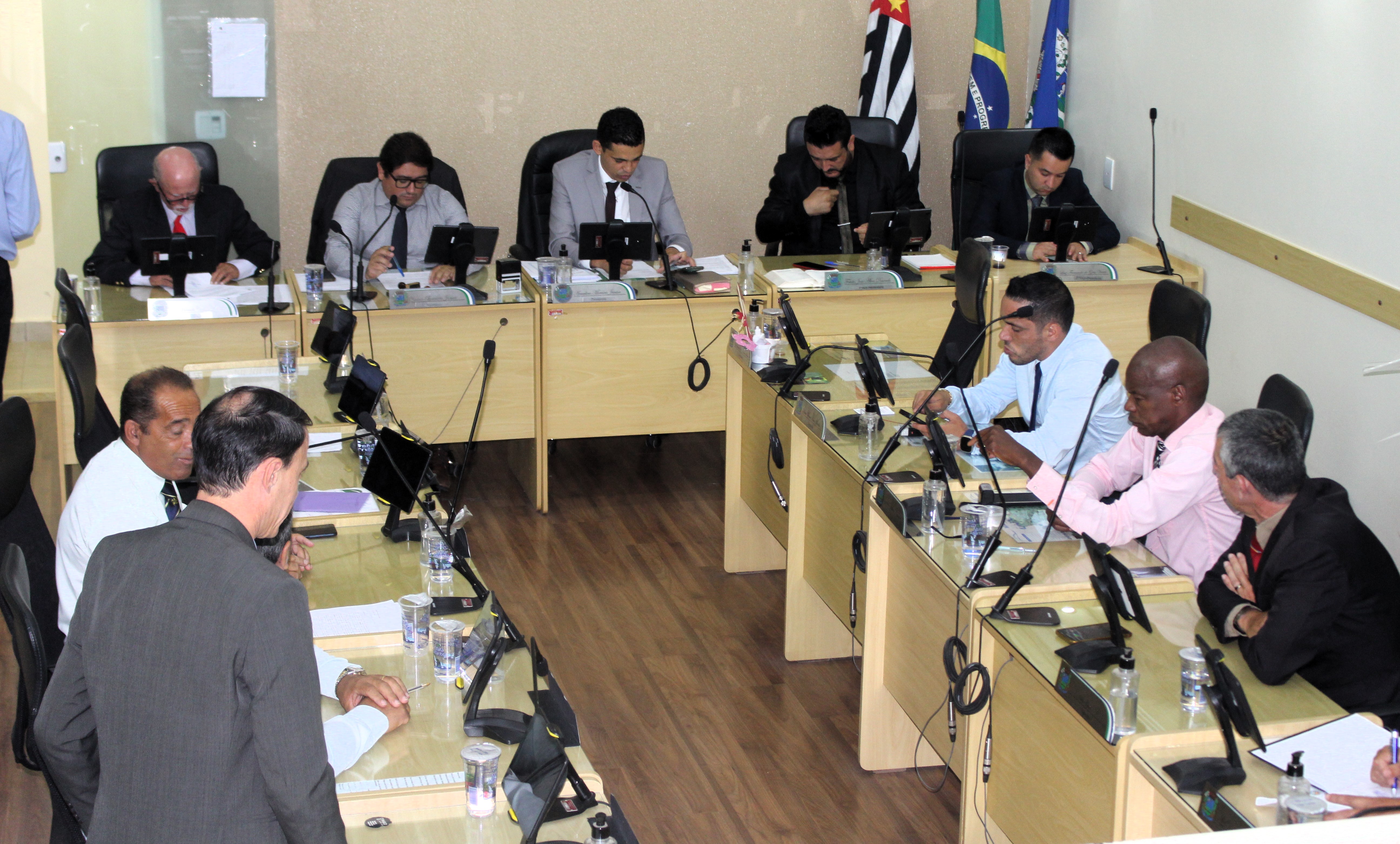 Vereadores pedem manutenção nas estradas rurais e aumento no número de linhas de ônibus