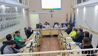 Secretário da Saúde expõe números, problemas, ações e debate sobre busca por soluções na gestão pública